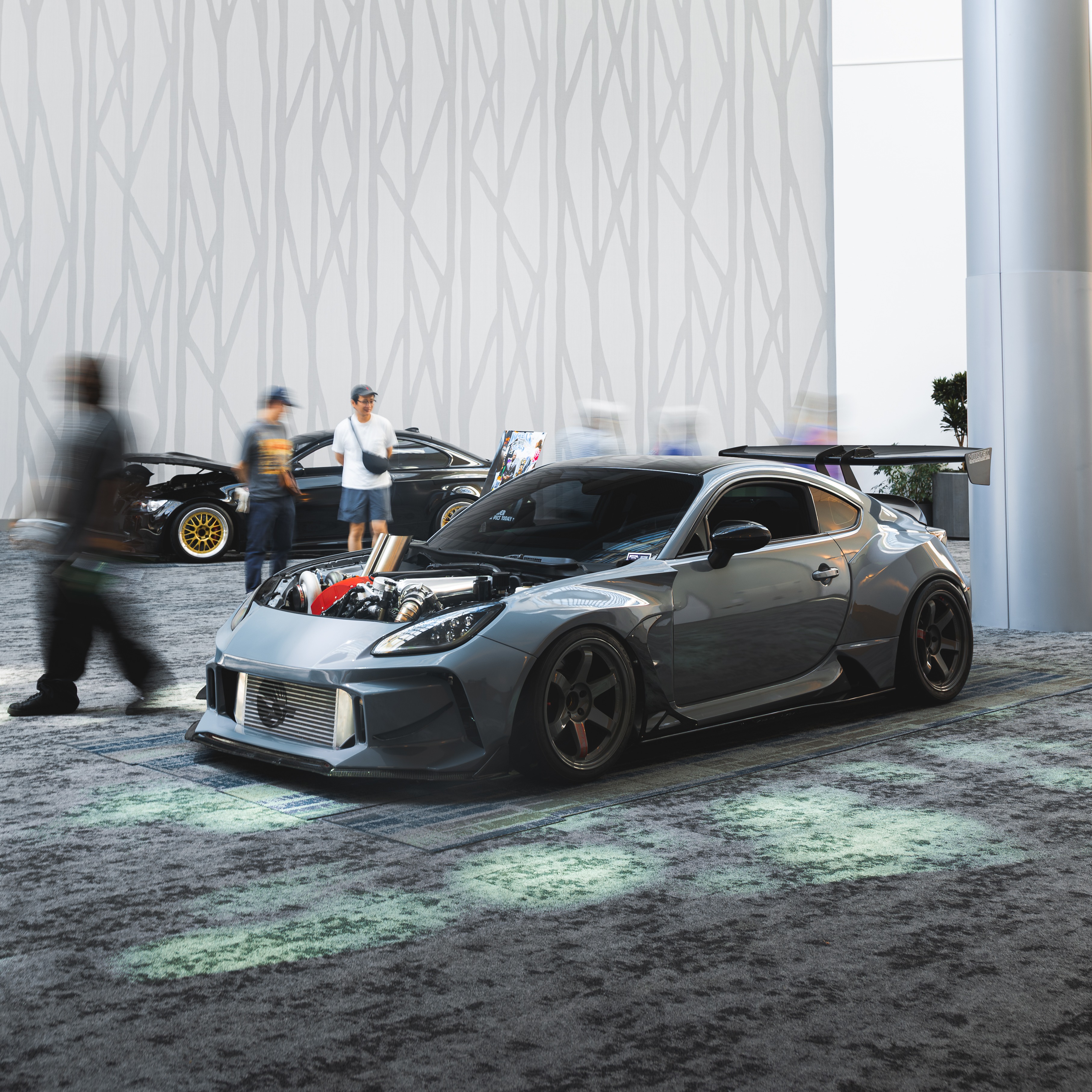 CARS / TRUCKS